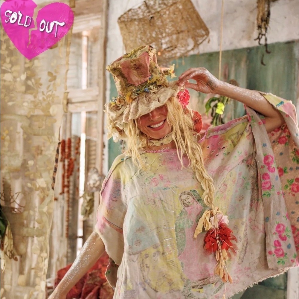 Magnolia Pearl Pink Floral Mother‎ Mary Damas Poncho Top Reversible NWOT Glitter